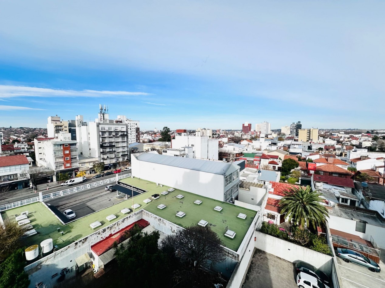 Oportunidad Semipiso moderno al frente, cochera y baulera