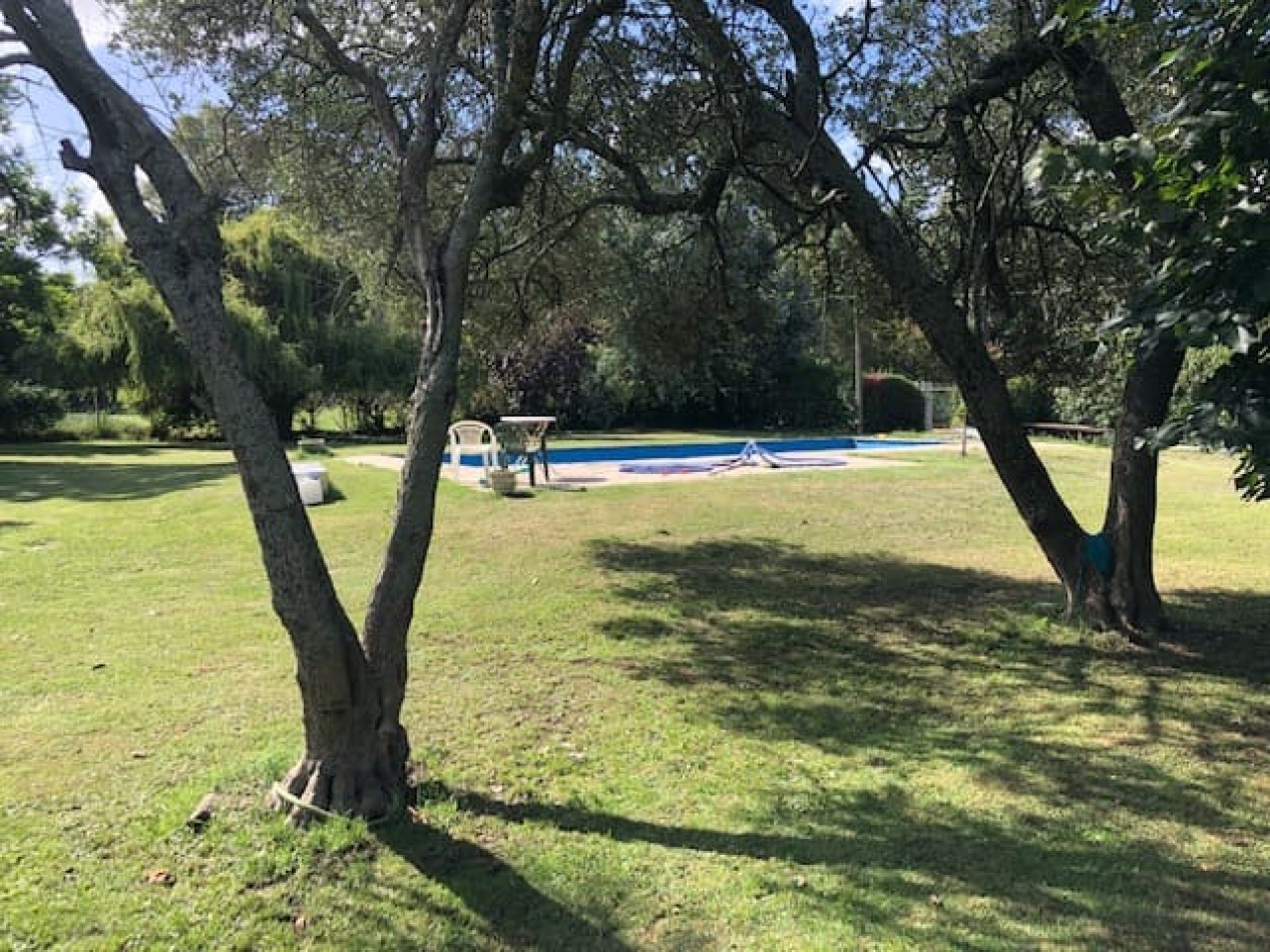 Amplia quinta con pileta, cancha de futbol y sector de sembrado  Batan