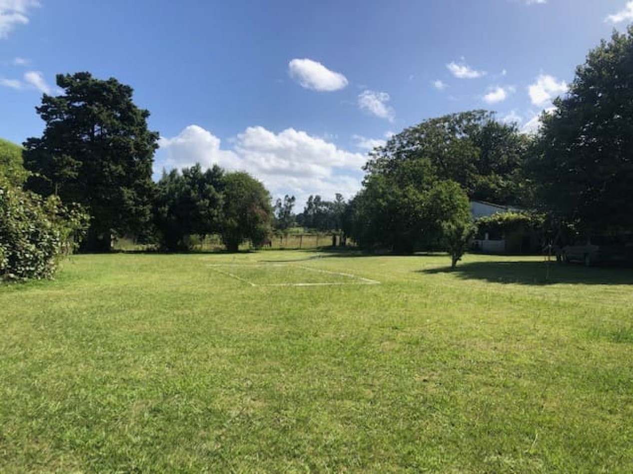 Amplia quinta con pileta, cancha de futbol y sector de sembrado  Batan