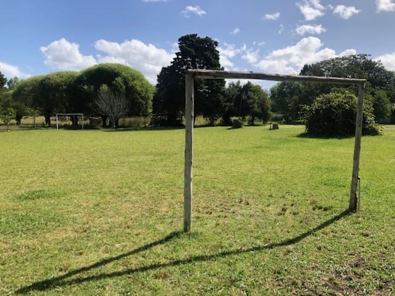 Amplia quinta con pileta, cancha de futbol y sector de sembrado  Batan