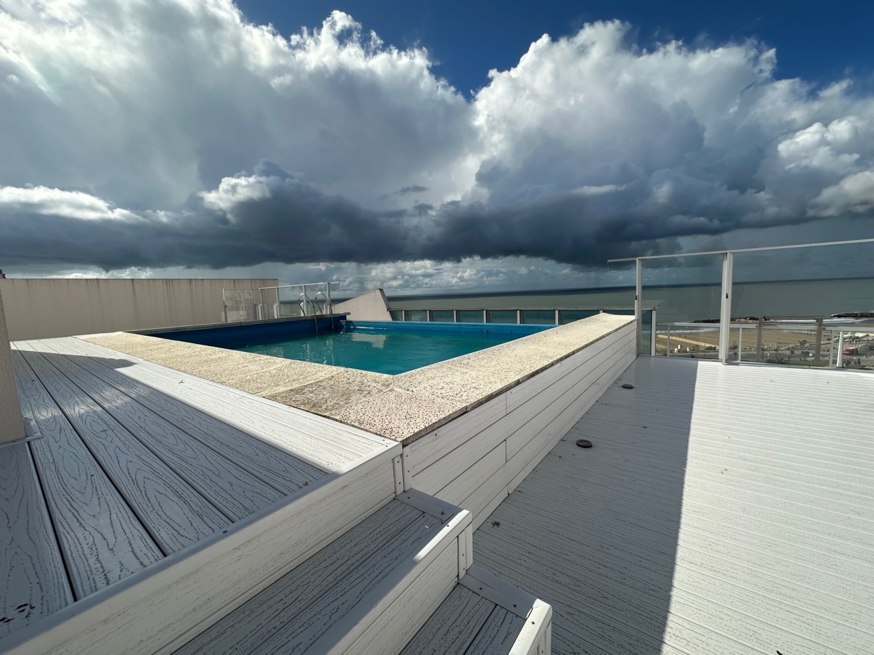 Venta amplio Semipiso con amenities y vista al mar