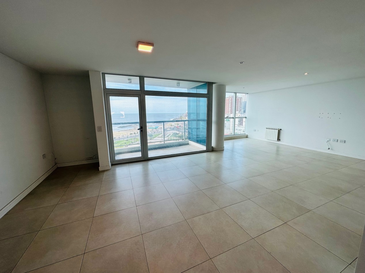 Venta amplio Semipiso con amenities y vista al mar
