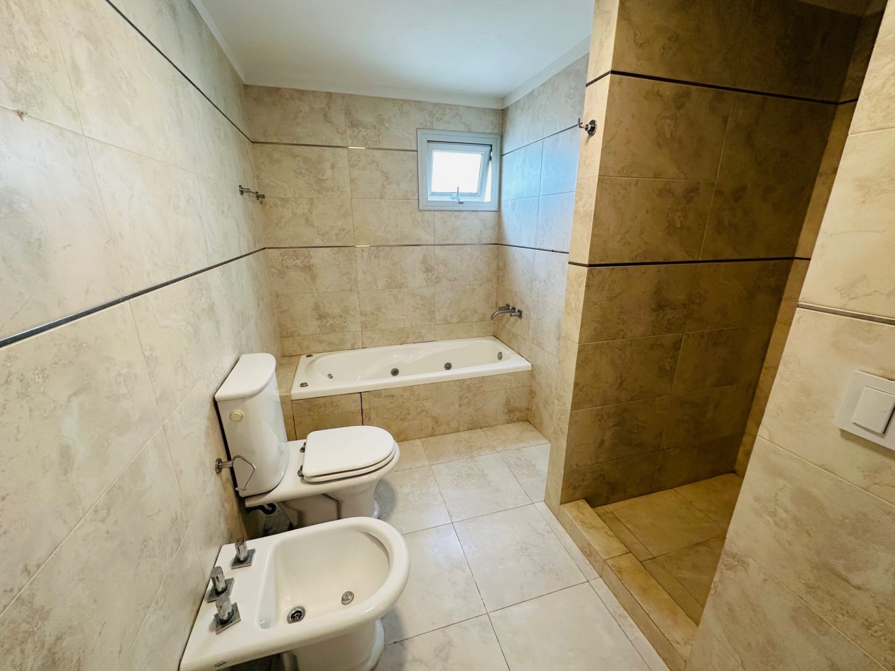 Venta amplio Semipiso con amenities y vista al mar