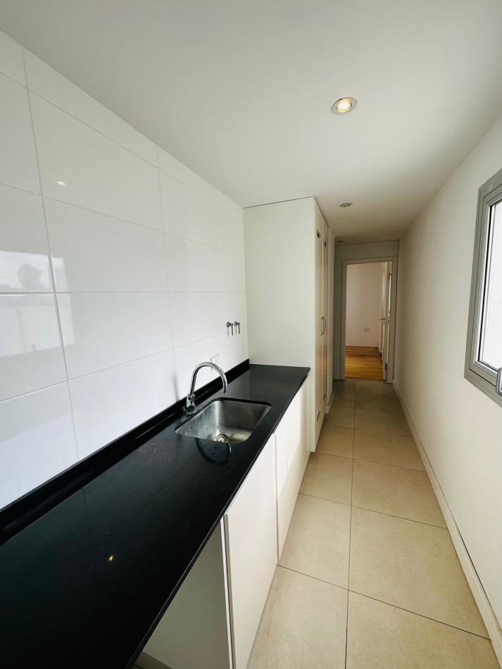 Venta amplio Semipiso con amenities y vista al mar