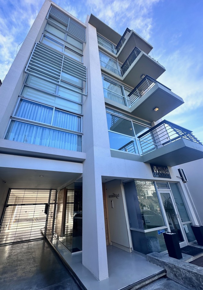 Semipiso moderno en Duplex Barrio Guemes