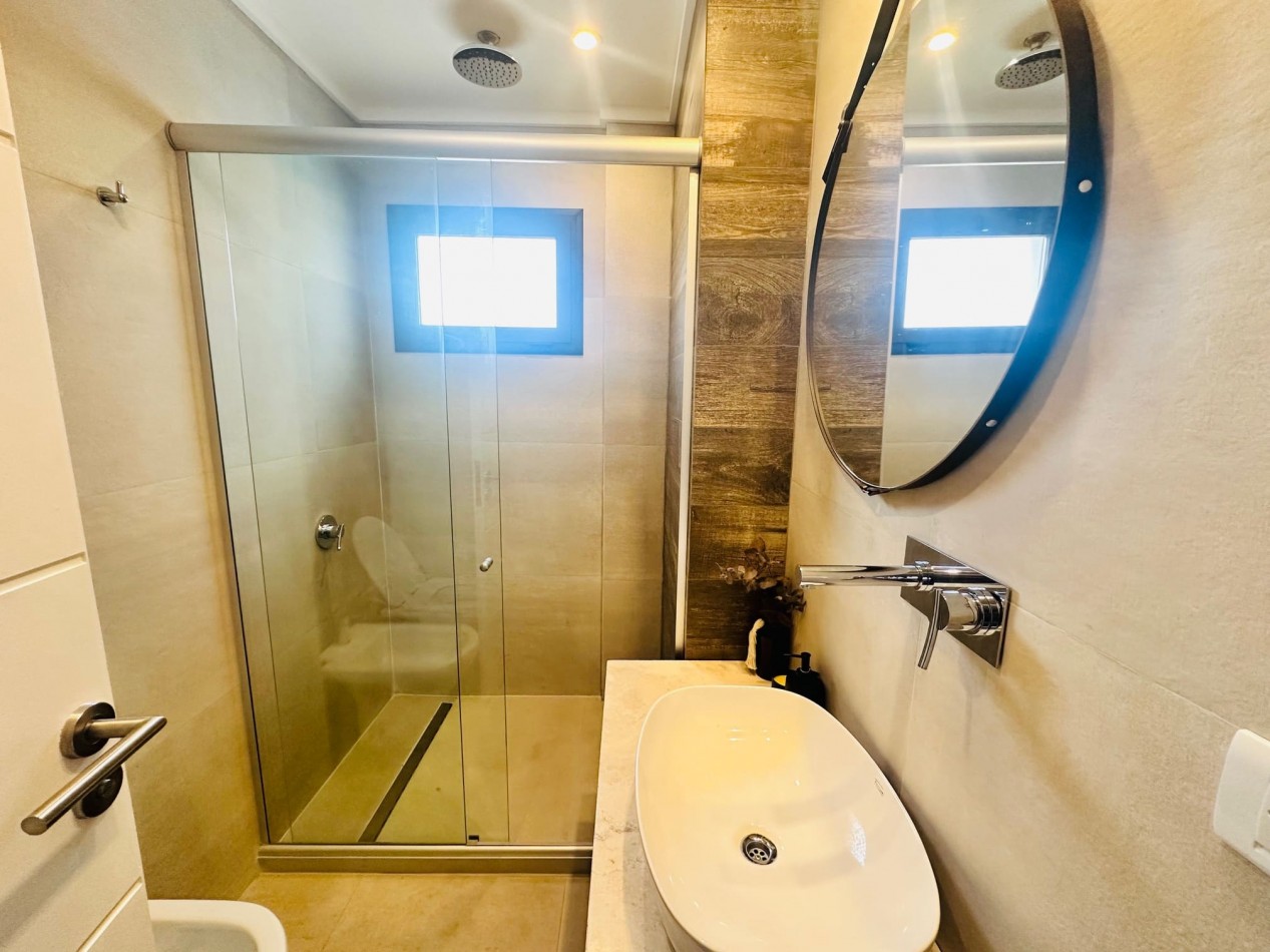 Piso moderno 4 ambientes, cochera y terraza privada Guemes