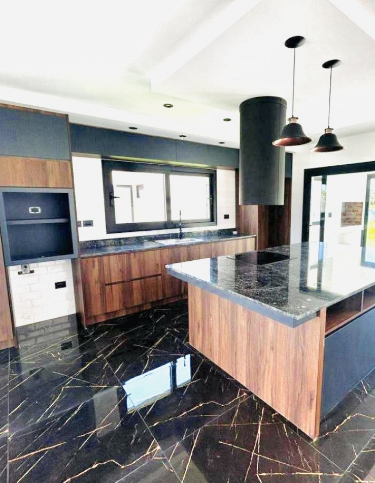 Amplia Casa contemporanea a estrenar Barrio Privado Arenas Chico