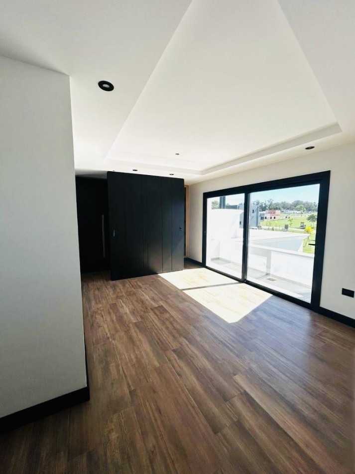Amplia Casa contemporanea a estrenar Barrio Privado Arenas Chico