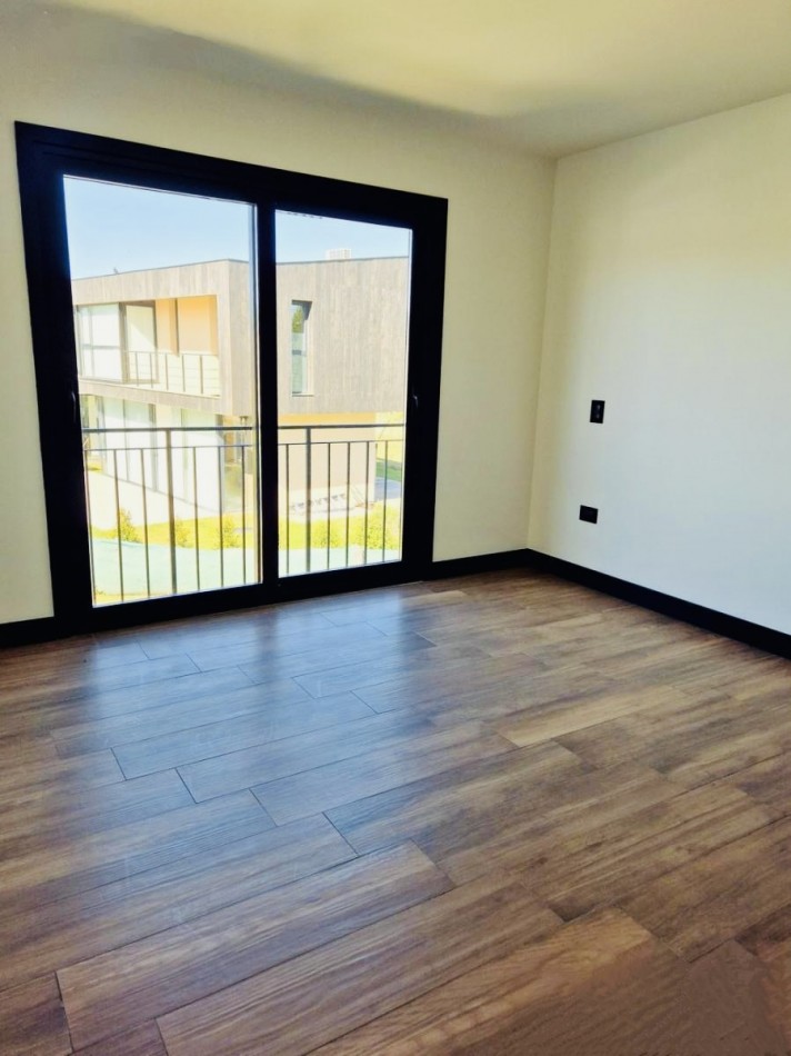 Amplia Casa contemporanea a estrenar Barrio Privado Arenas Chico