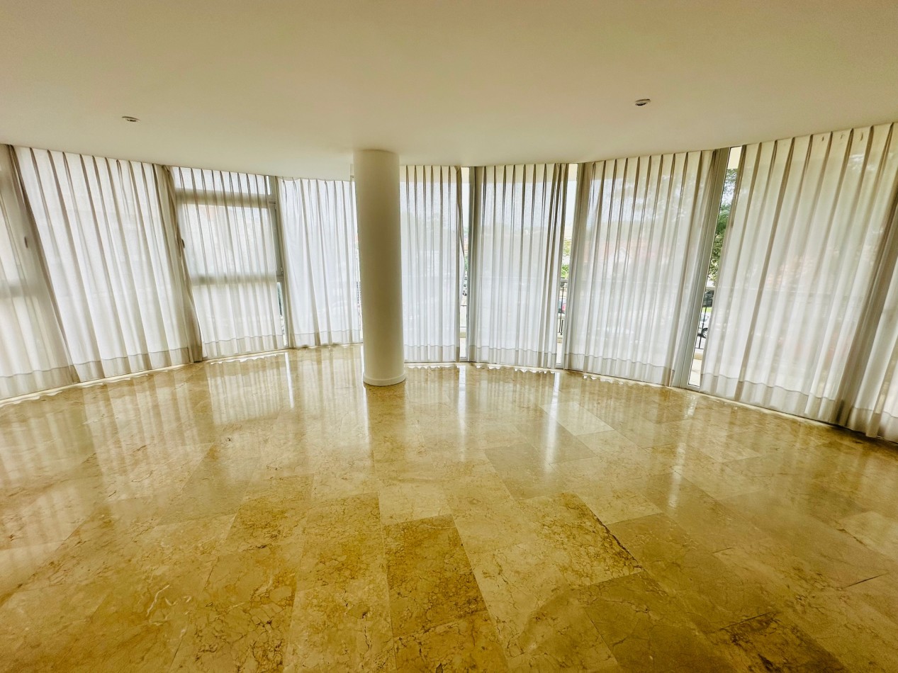 Amplio Departamento 4 ambientes con amenities 2 Cocheras Guemes Residencial