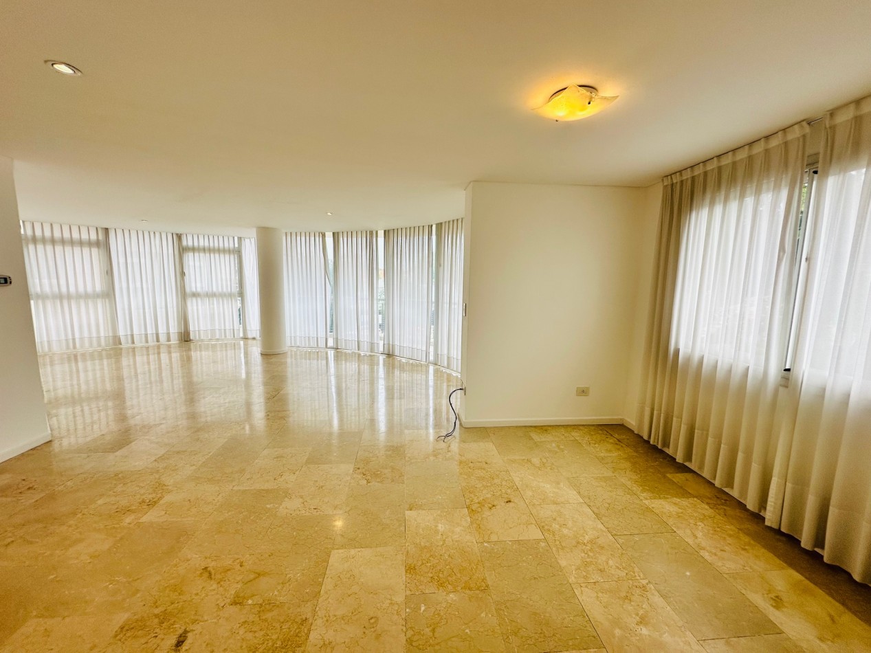 Amplio Departamento 4 ambientes con amenities 2 Cocheras Guemes Residencial