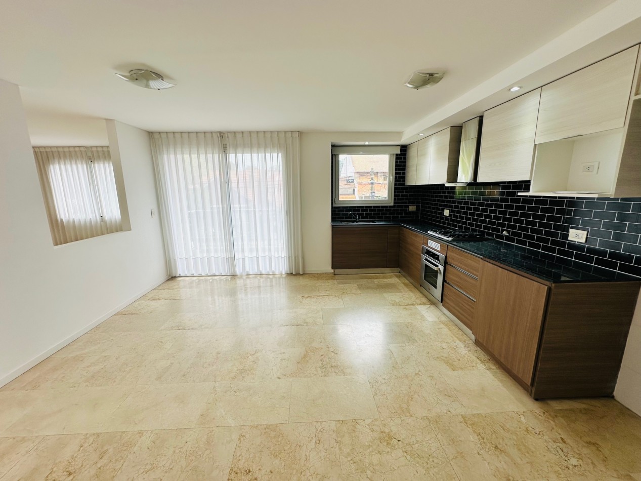 Amplio Departamento 4 ambientes con amenities 2 Cocheras Guemes Residencial