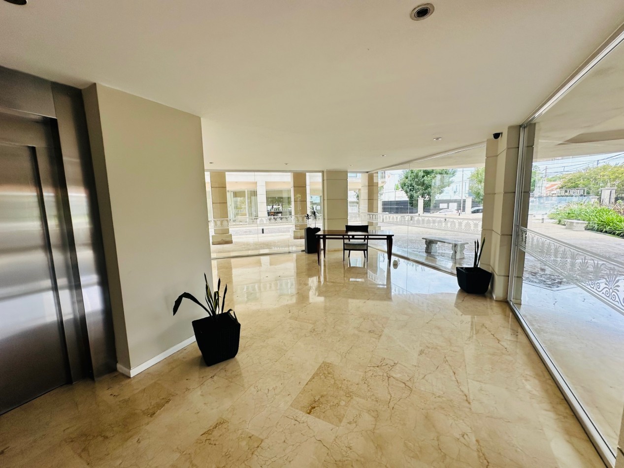 Amplio Departamento 4 ambientes con amenities 2 Cocheras Guemes Residencial