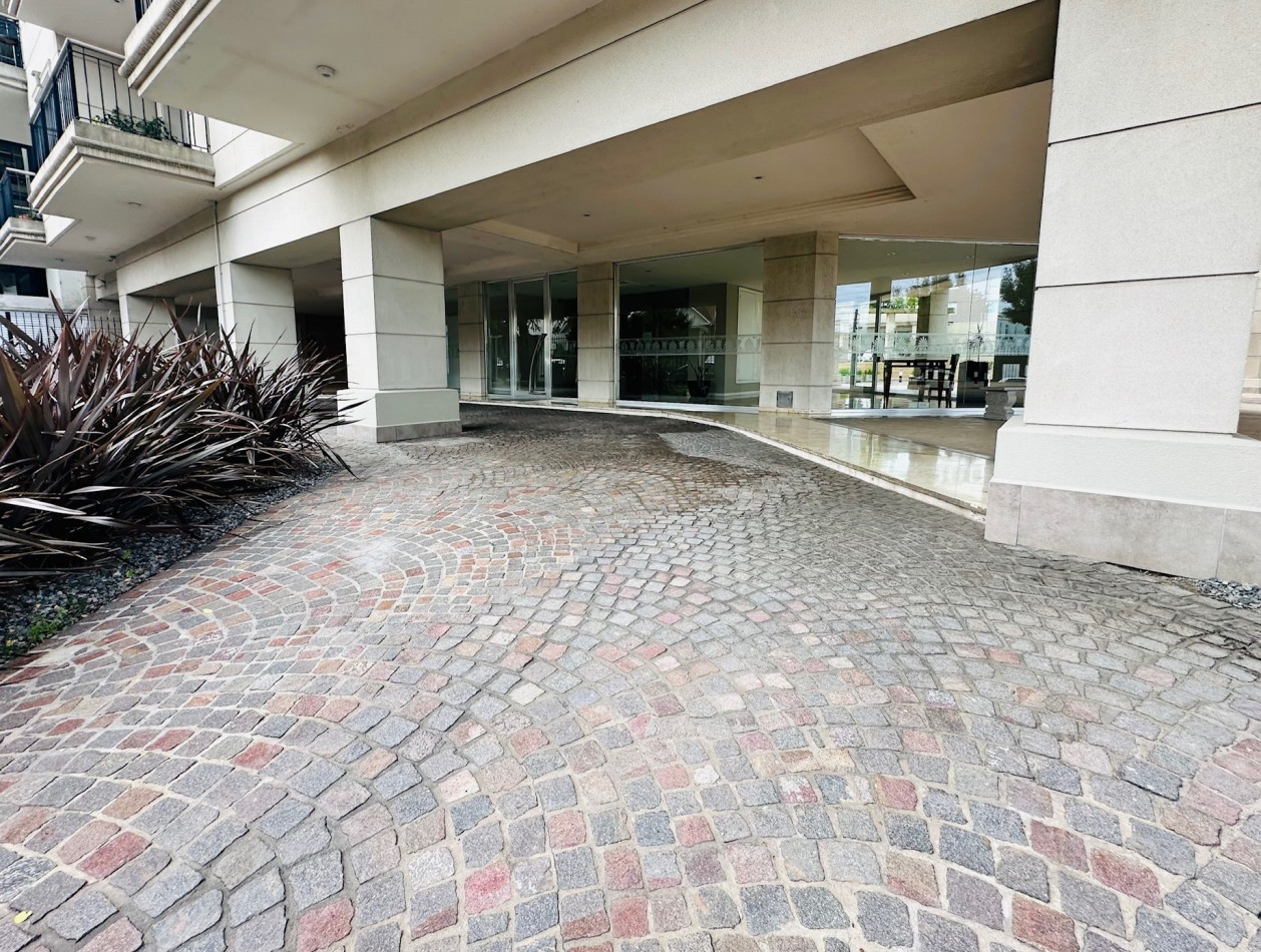 Amplio Departamento 4 ambientes con amenities 2 Cocheras Guemes Residencial