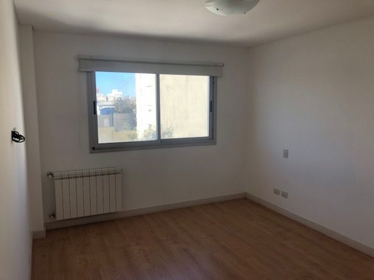 Semipiso 3 ambientes con cochera y baulera Chauvin