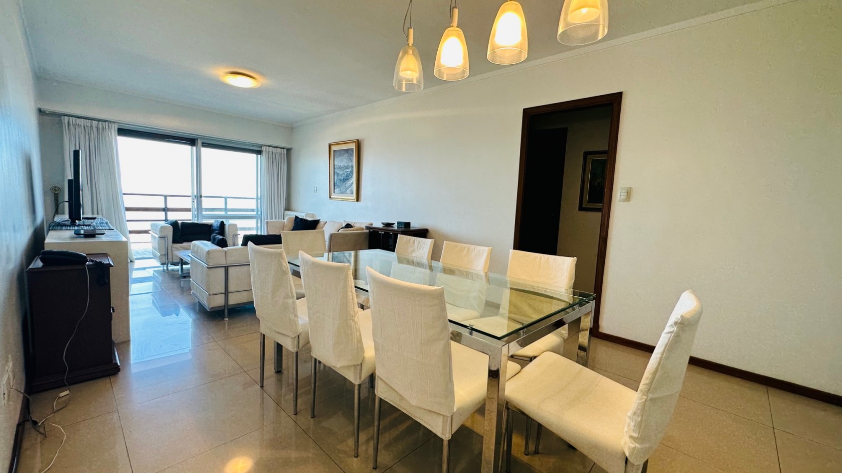 Departamento 3 ambientes mas dependencia, 2 Cocheras vista frente al mar Playa Grande