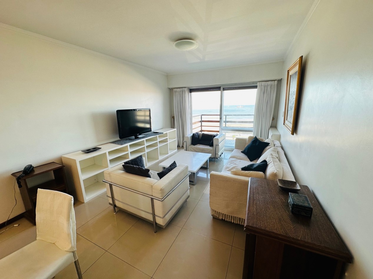 Departamento 3 ambientes mas dependencia, 2 Cocheras vista frente al mar Playa Grande