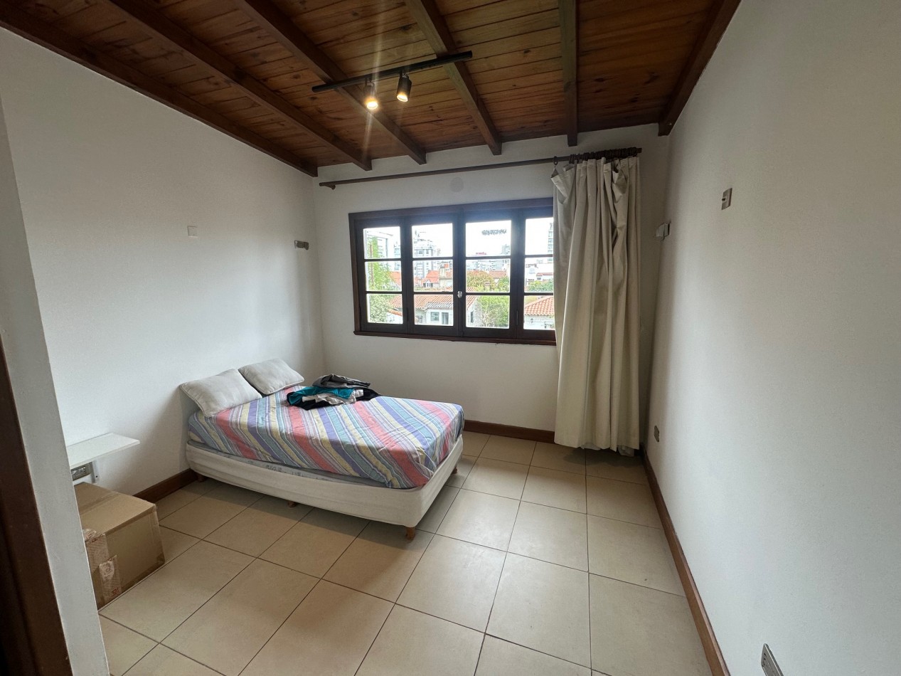 Amplia Casa con 4 dormitorios y piscina Playa Grande