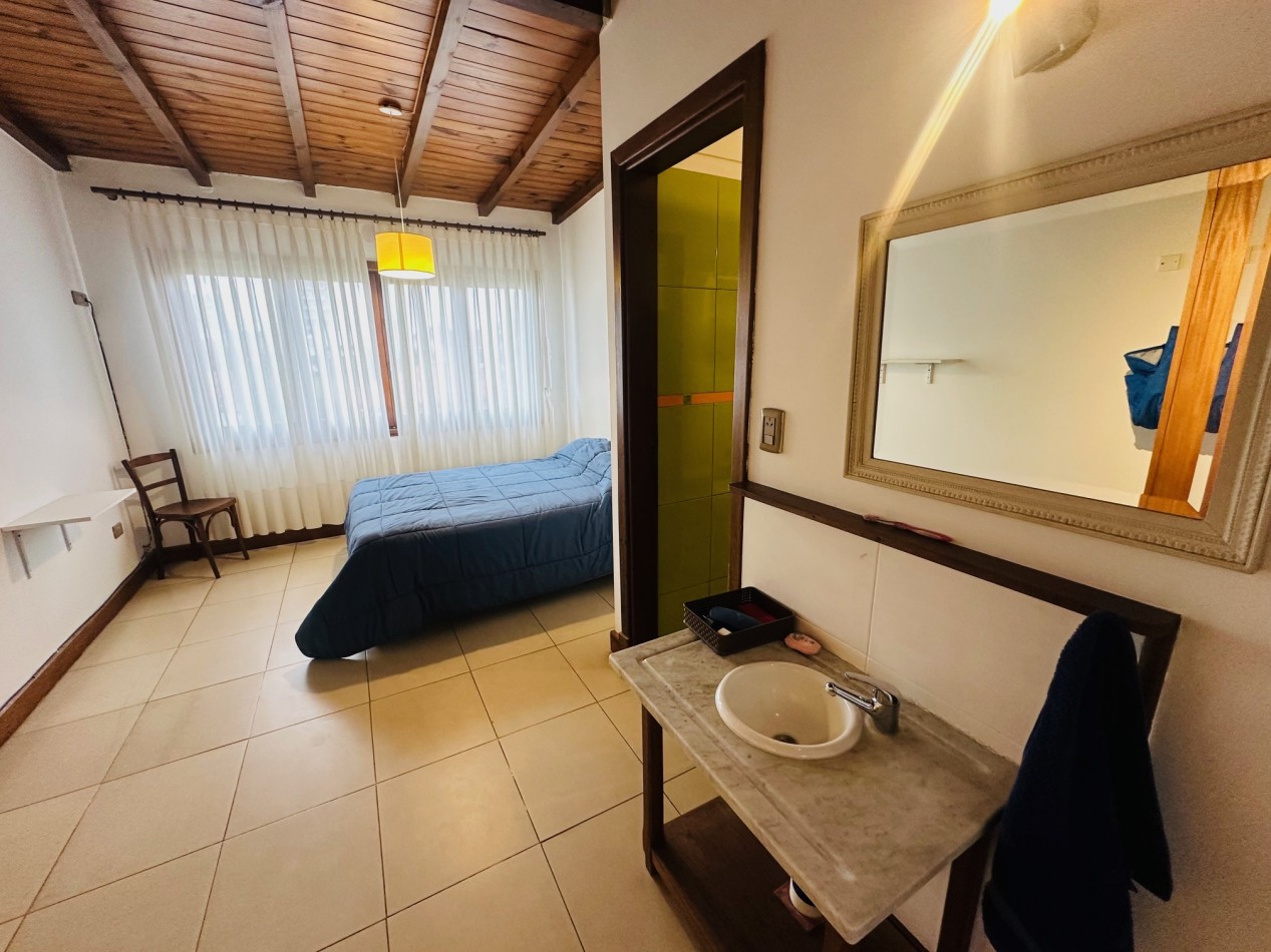 Amplia Casa con 4 dormitorios y piscina Playa Grande
