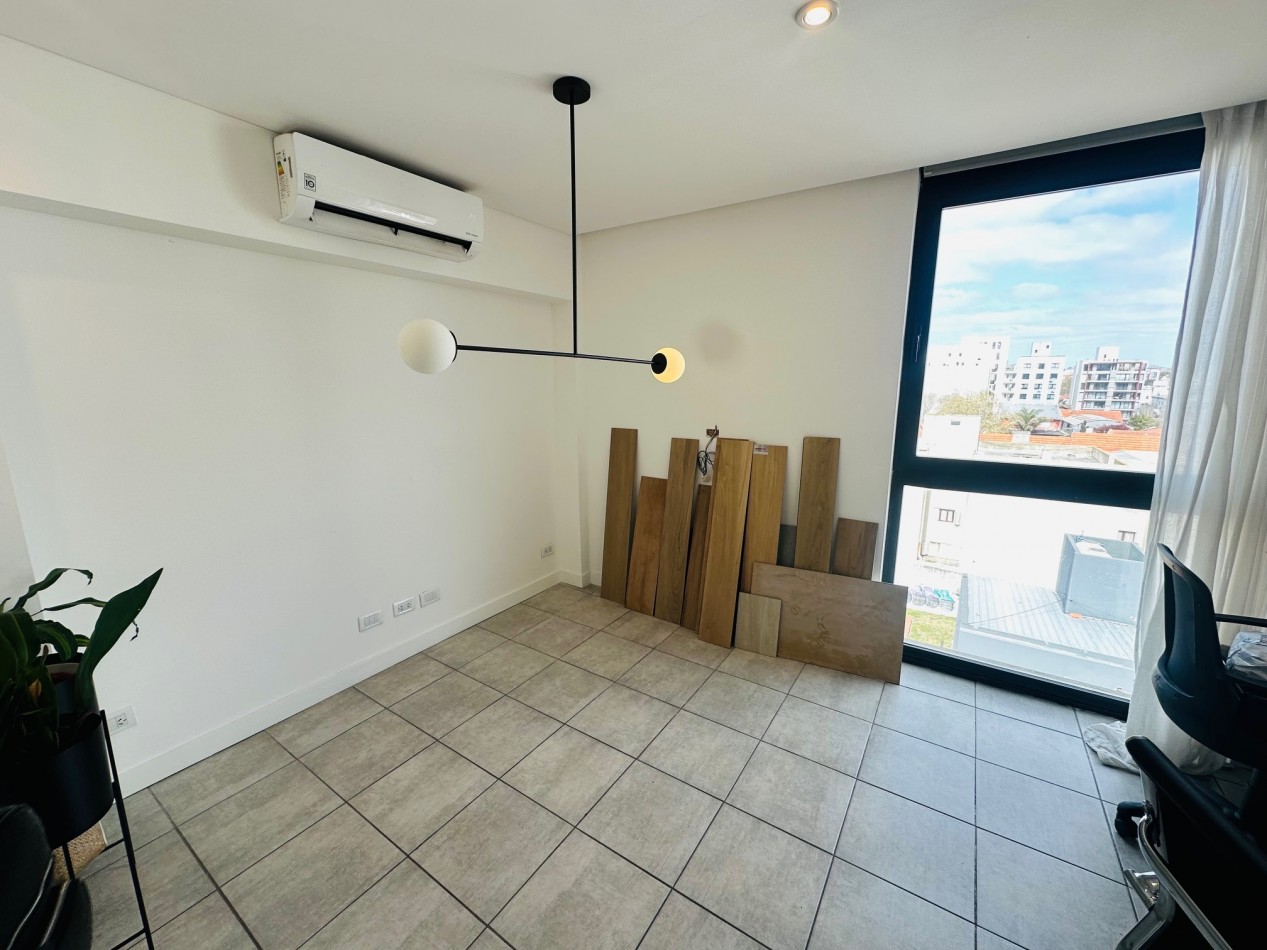 Oficina moderna en Semipiso con cochera doble y baulera Paseo Aldrey