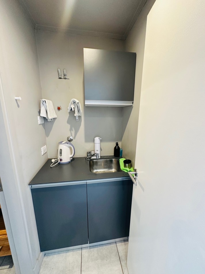 Oficina moderna en Semipiso con cochera doble y baulera Paseo Aldrey