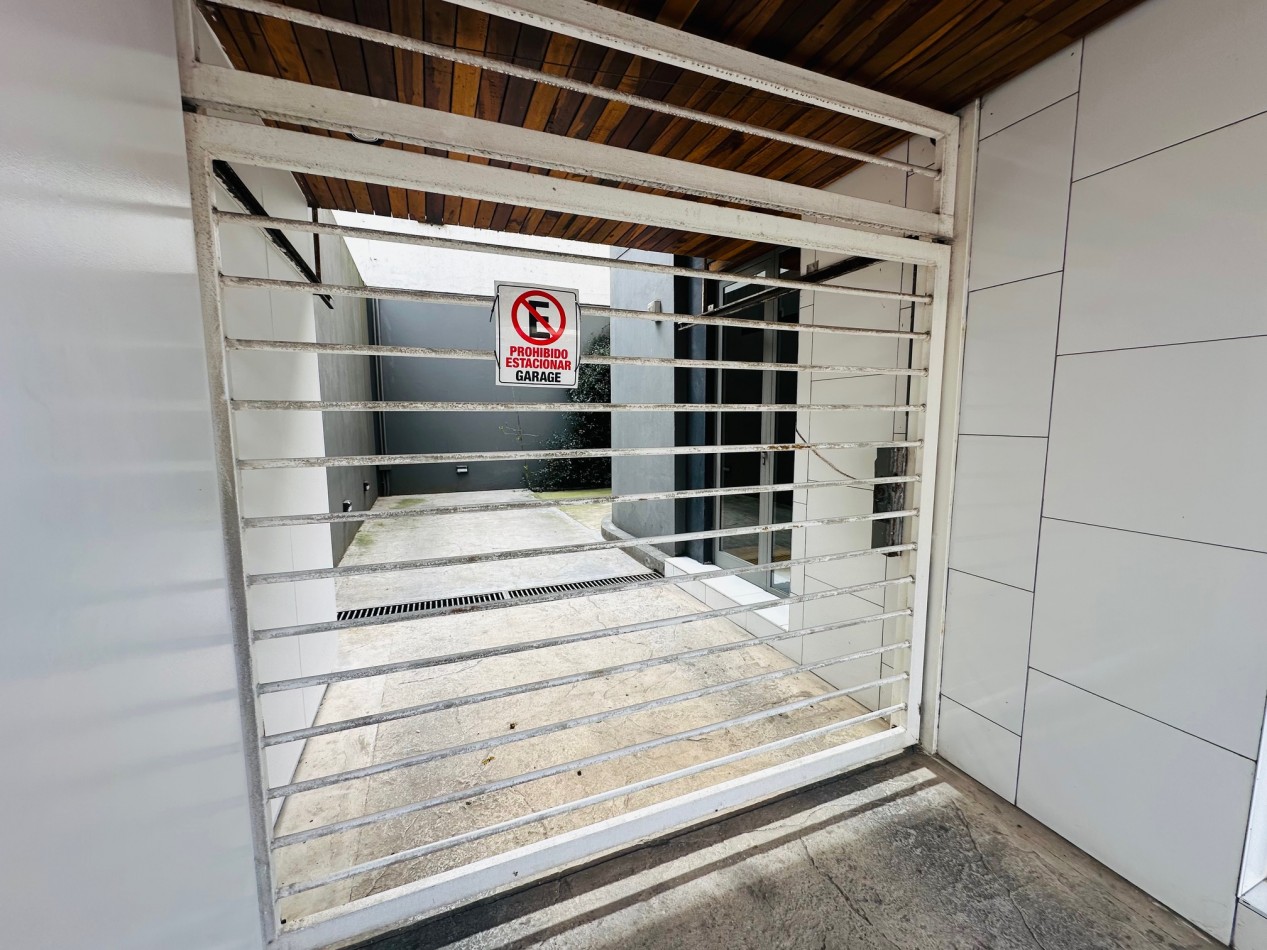 Oficina moderna en Semipiso con cochera doble y baulera Paseo Aldrey