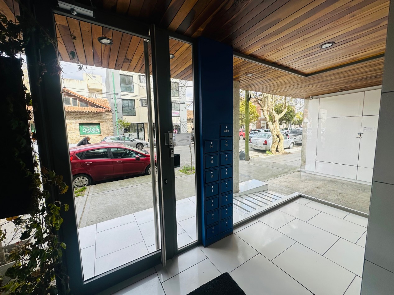 Oficina moderna en Semipiso con cochera doble y baulera Paseo Aldrey
