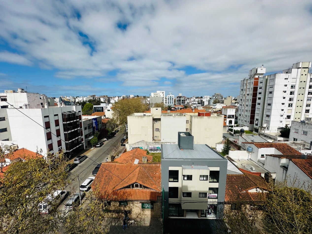 Oficina moderna en Semipiso con cochera doble y baulera Paseo Aldrey