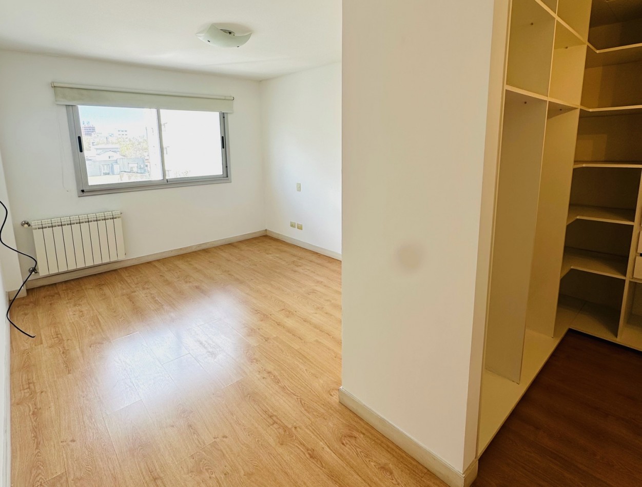 Alquiler Semipiso 3 ambientes con cochera y baulera Chauvin