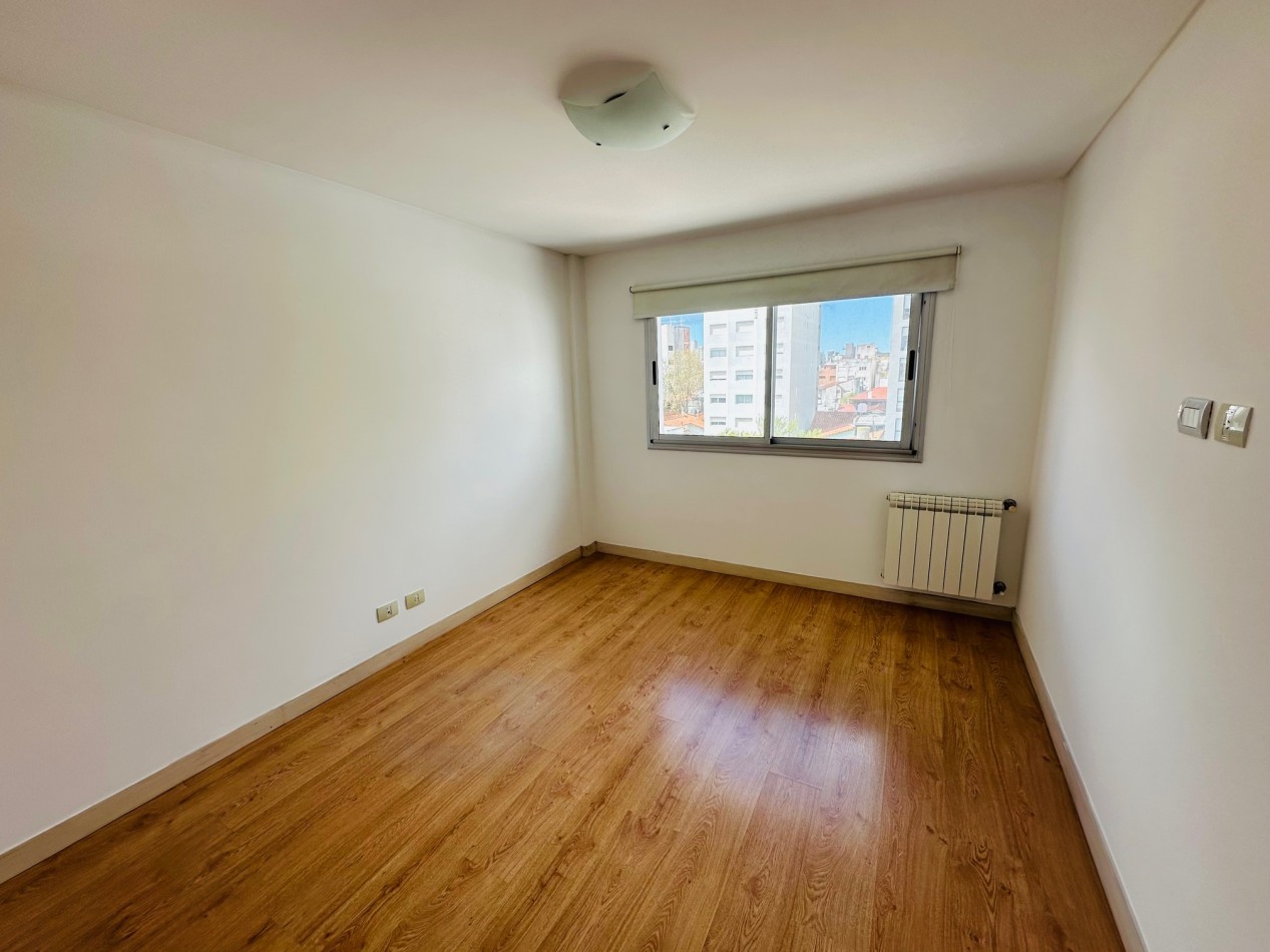Alquiler Semipiso 3 ambientes con cochera y baulera Chauvin