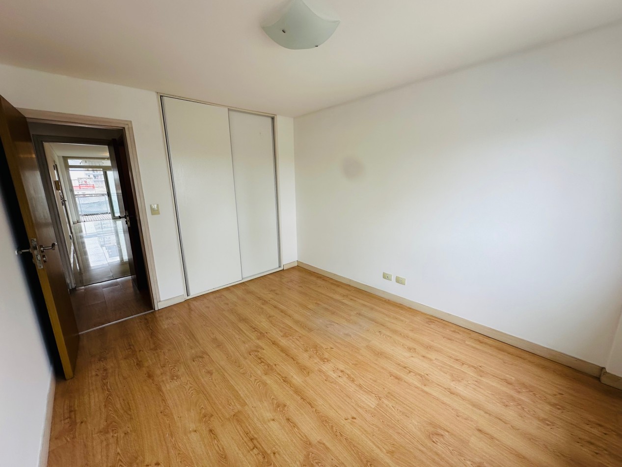 Alquiler Semipiso 3 ambientes con cochera y baulera Chauvin