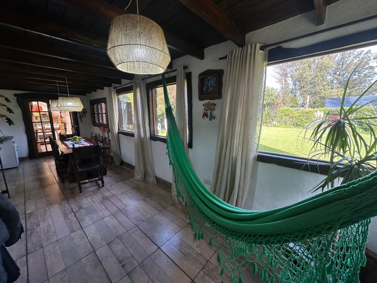 Casa desarrollada sobre dos amplios lotes Bosque P. Ramos