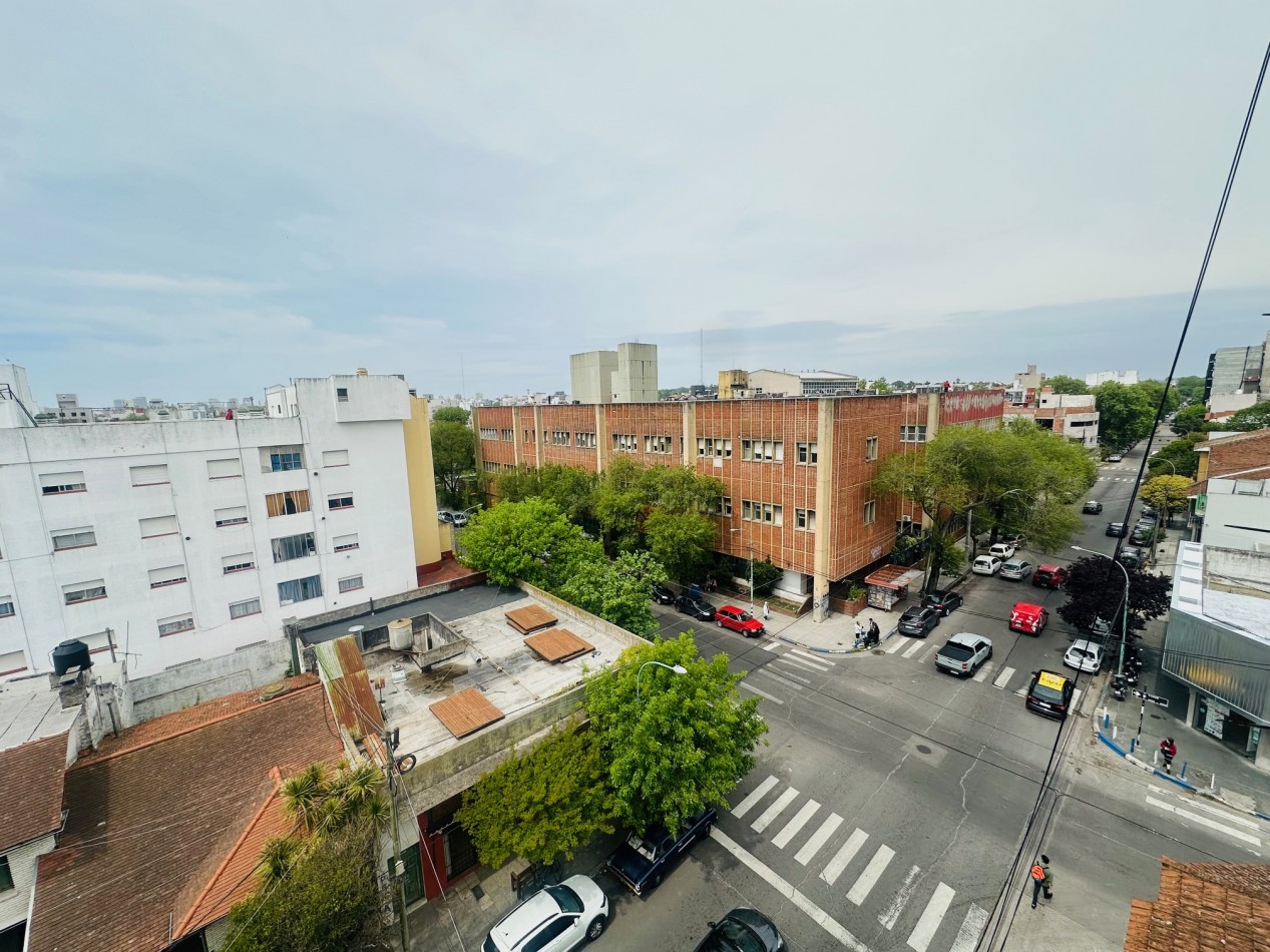 Departamento 3 ambientes con vista al frente barrio Chauvin