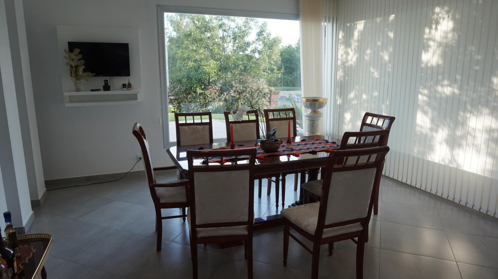 Amplia Casa sobre Lote unico de 1250 mts2 barrio privado Rumenco