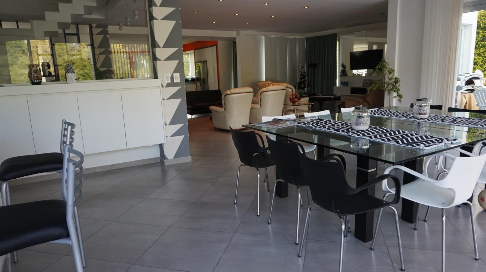 Amplia Casa sobre Lote unico de 1250 mts2 barrio privado Rumenco