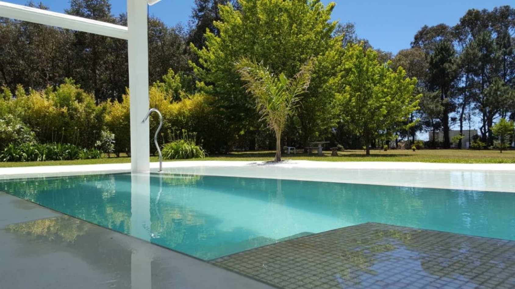 Amplia Casa sobre Lote unico de 1250 mts2 barrio privado Rumenco