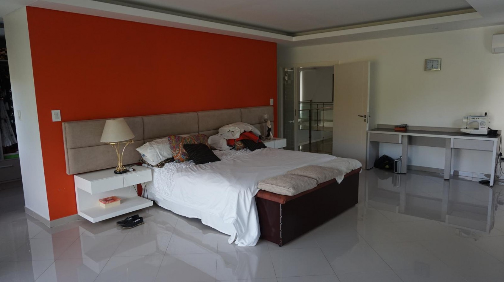 Amplia Casa sobre Lote unico de 1250 mts2 barrio privado Rumenco