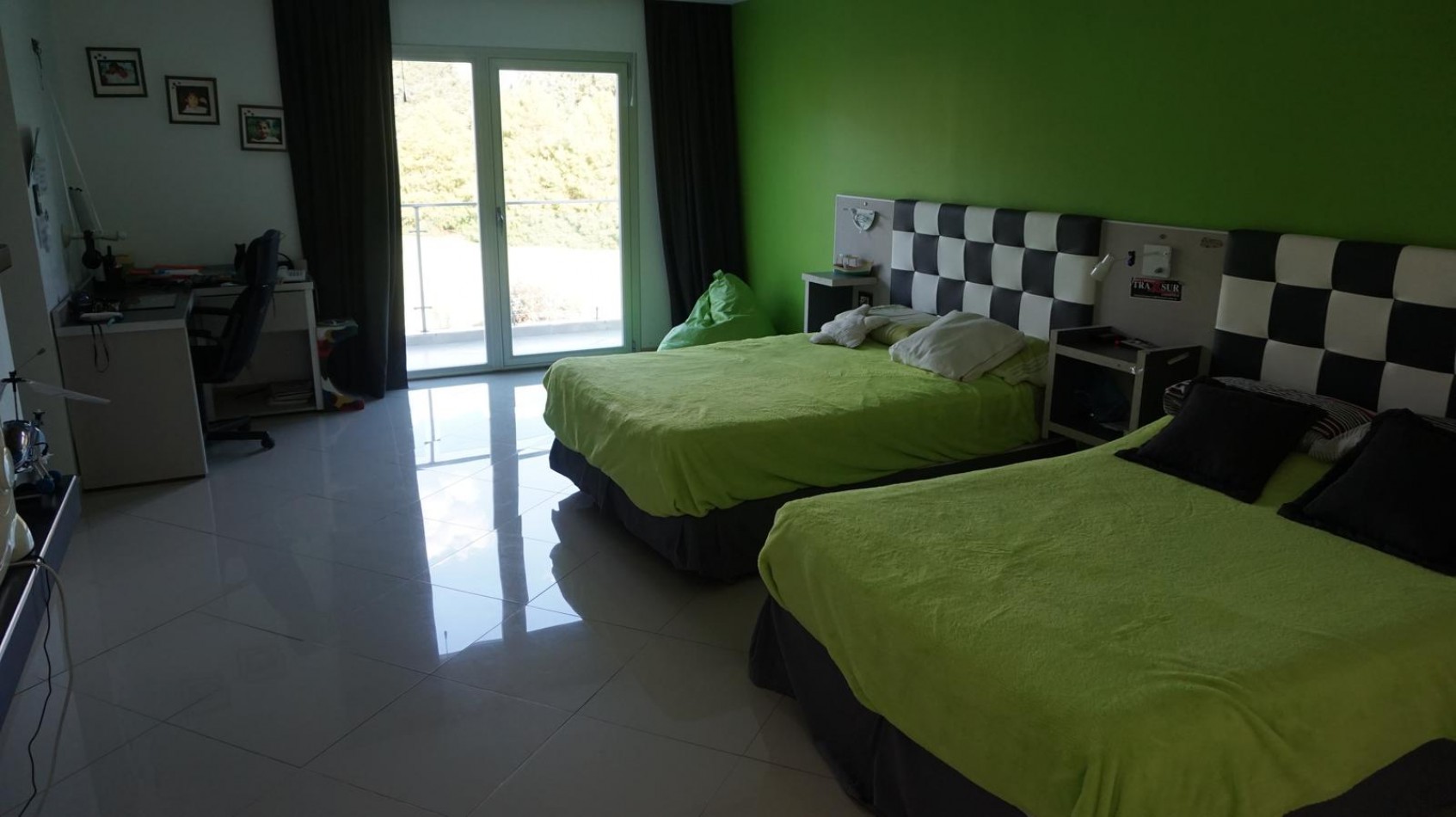 Amplia Casa sobre Lote unico de 1250 mts2 barrio privado Rumenco