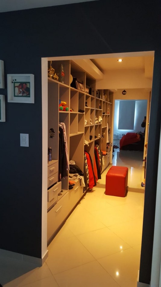 Amplia Casa sobre Lote unico de 1250 mts2 barrio privado Rumenco