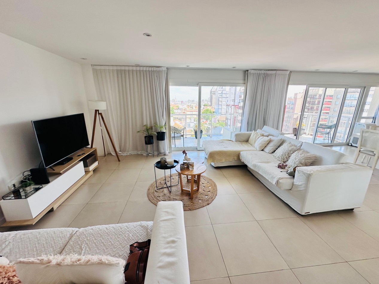 Piso en duplex con quincho, solarium y jacuzzi privado Playa Varese