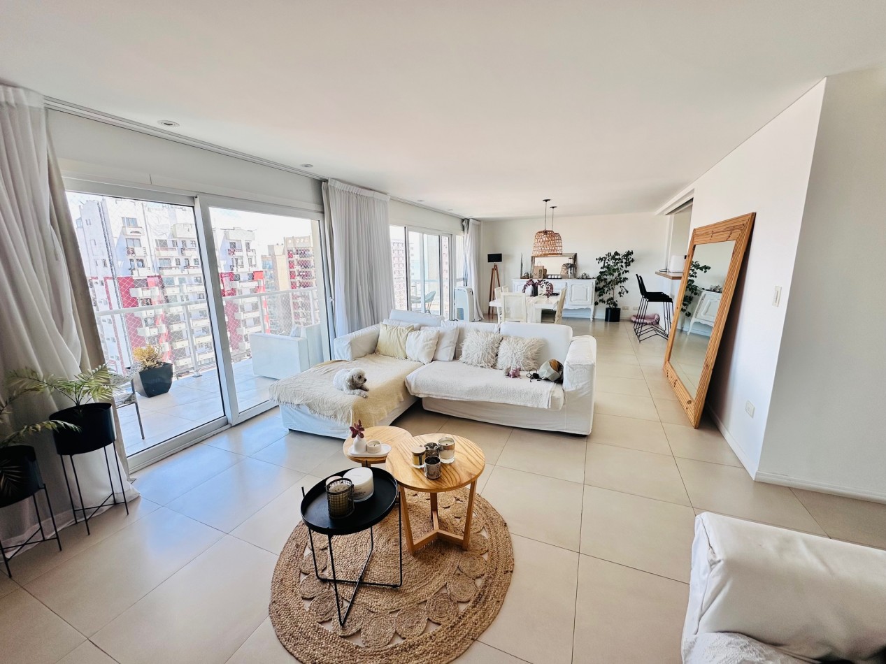 Piso en duplex con quincho, solarium y jacuzzi privado Playa Varese