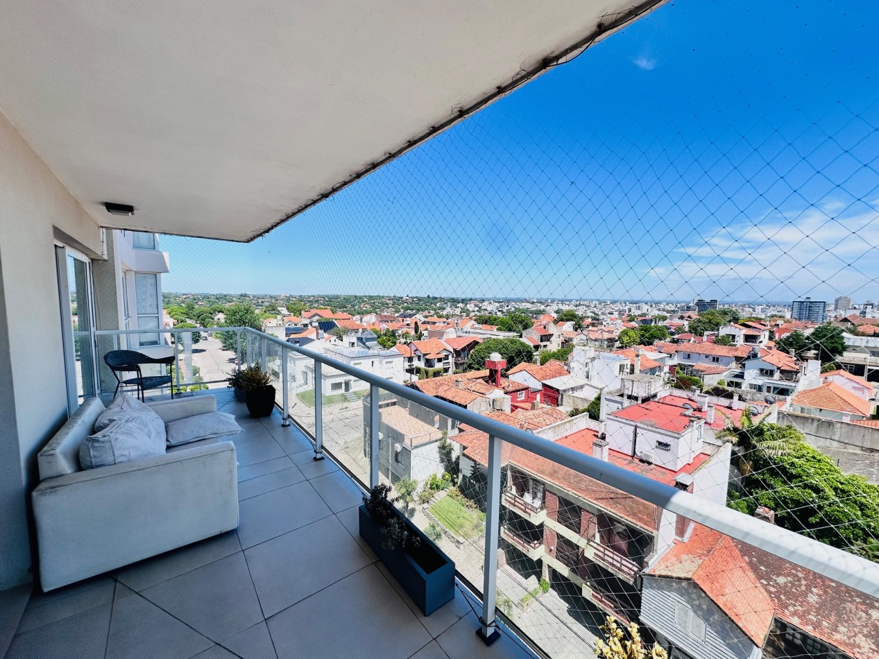 Piso en duplex con quincho, solarium y jacuzzi privado Playa Varese