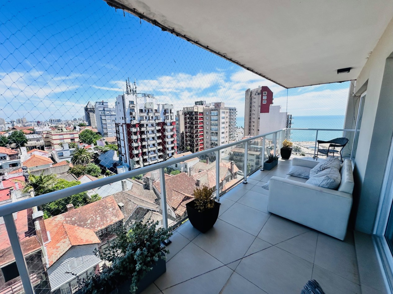 Piso en duplex con quincho, solarium y jacuzzi privado Playa Varese