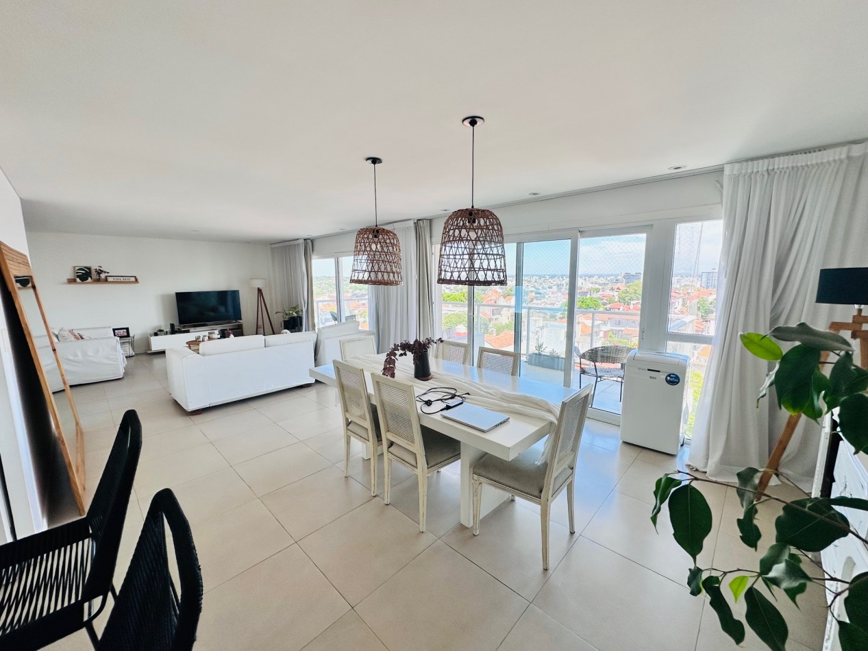 Piso en duplex con quincho, solarium y jacuzzi privado Playa Varese