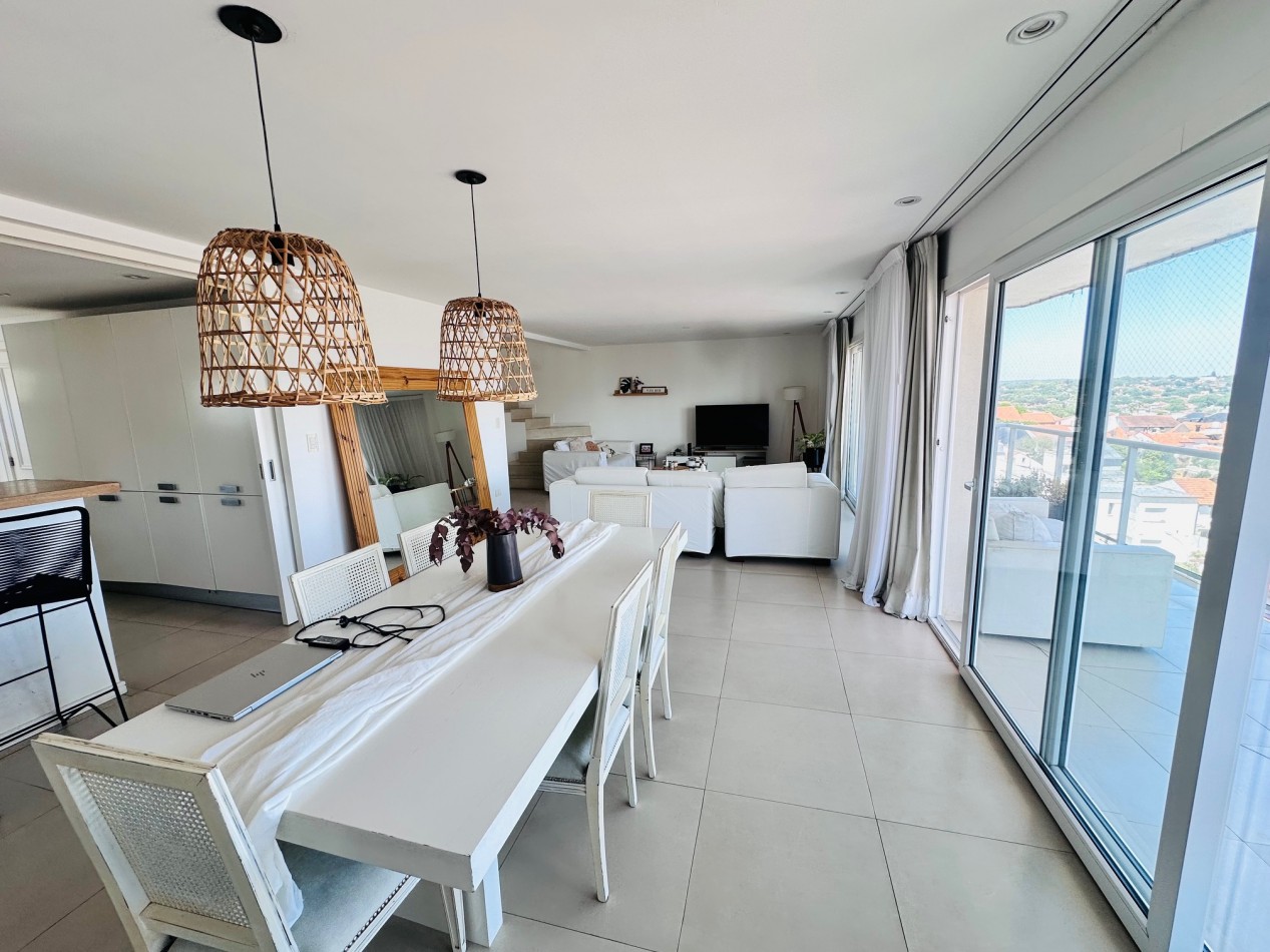 Piso en duplex con quincho, solarium y jacuzzi privado Playa Varese