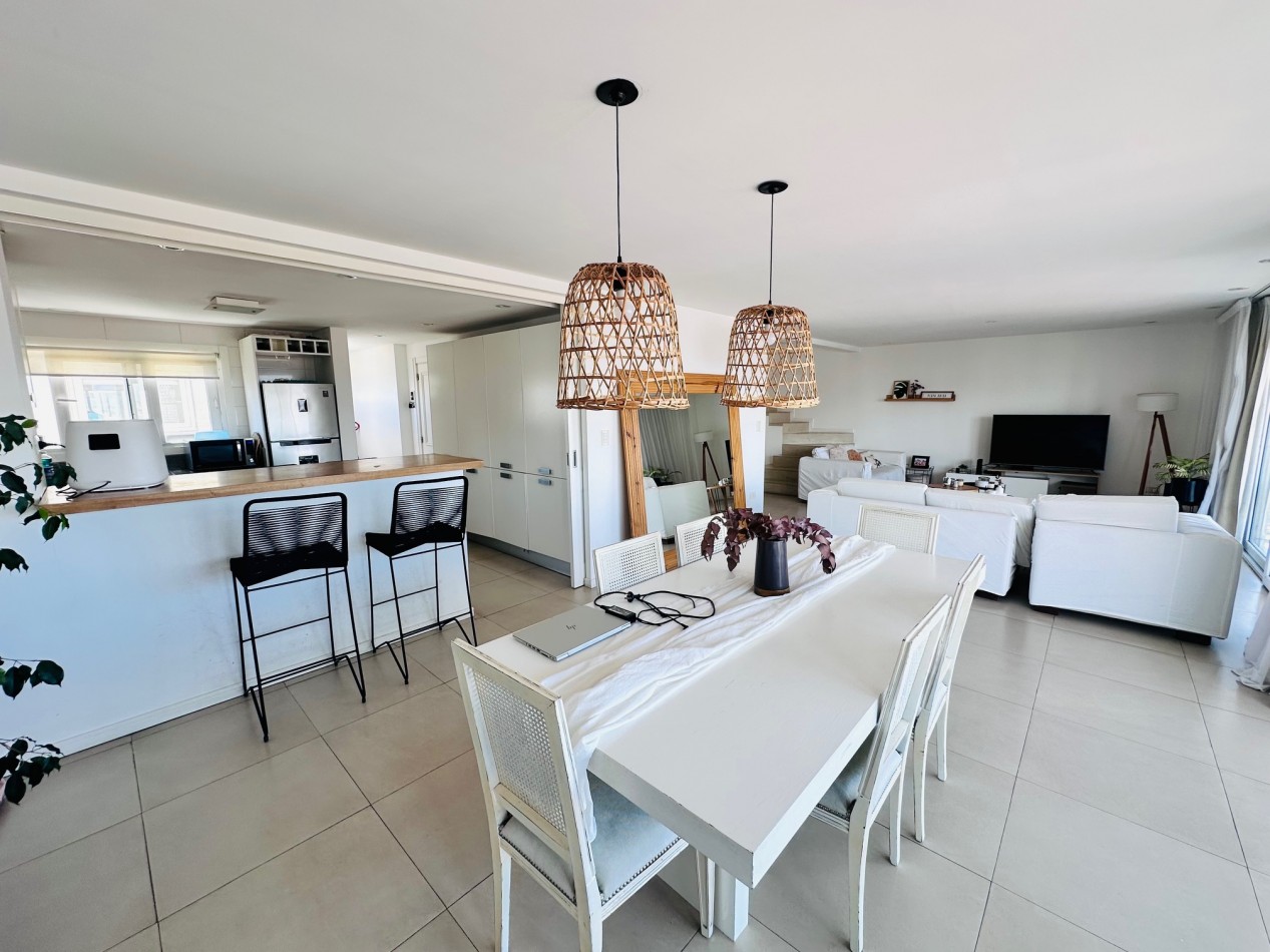 Piso en duplex con quincho, solarium y jacuzzi privado Playa Varese