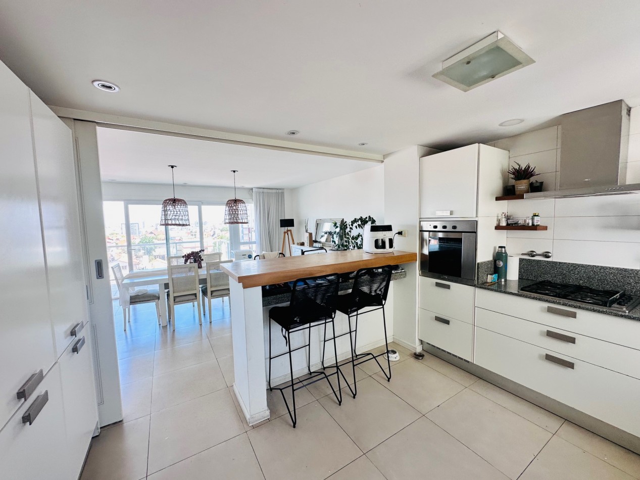 Piso en duplex con quincho, solarium y jacuzzi privado Playa Varese