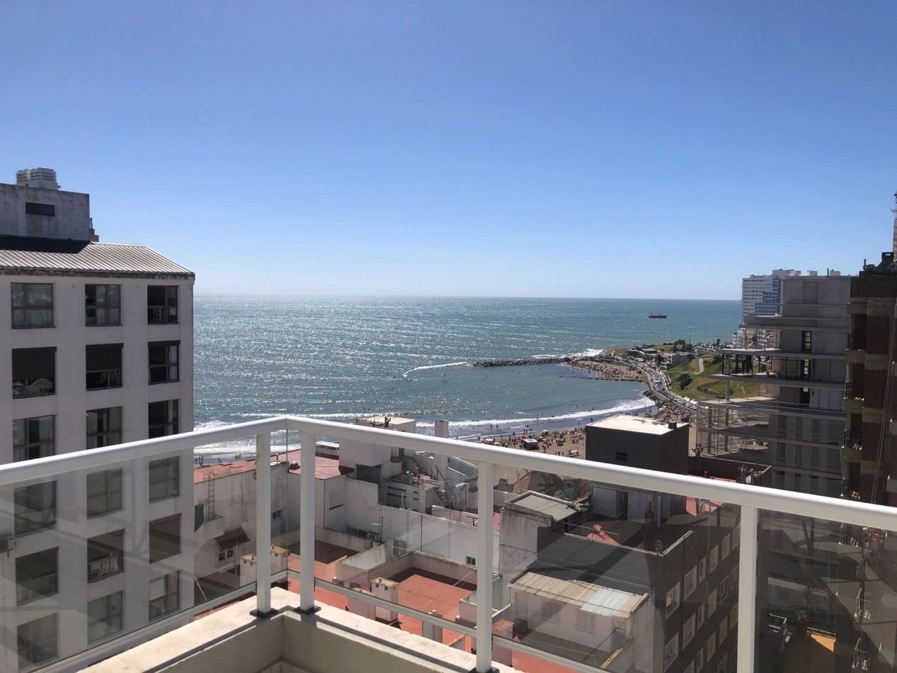 Piso en duplex con quincho, solarium y jacuzzi privado Playa Varese