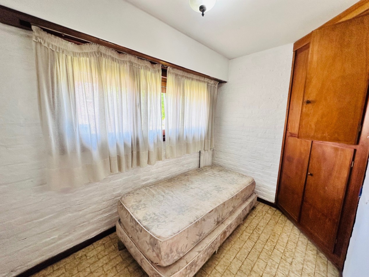 Amplia propiedad 3 dormitorios y dependencia barrio San Carlos