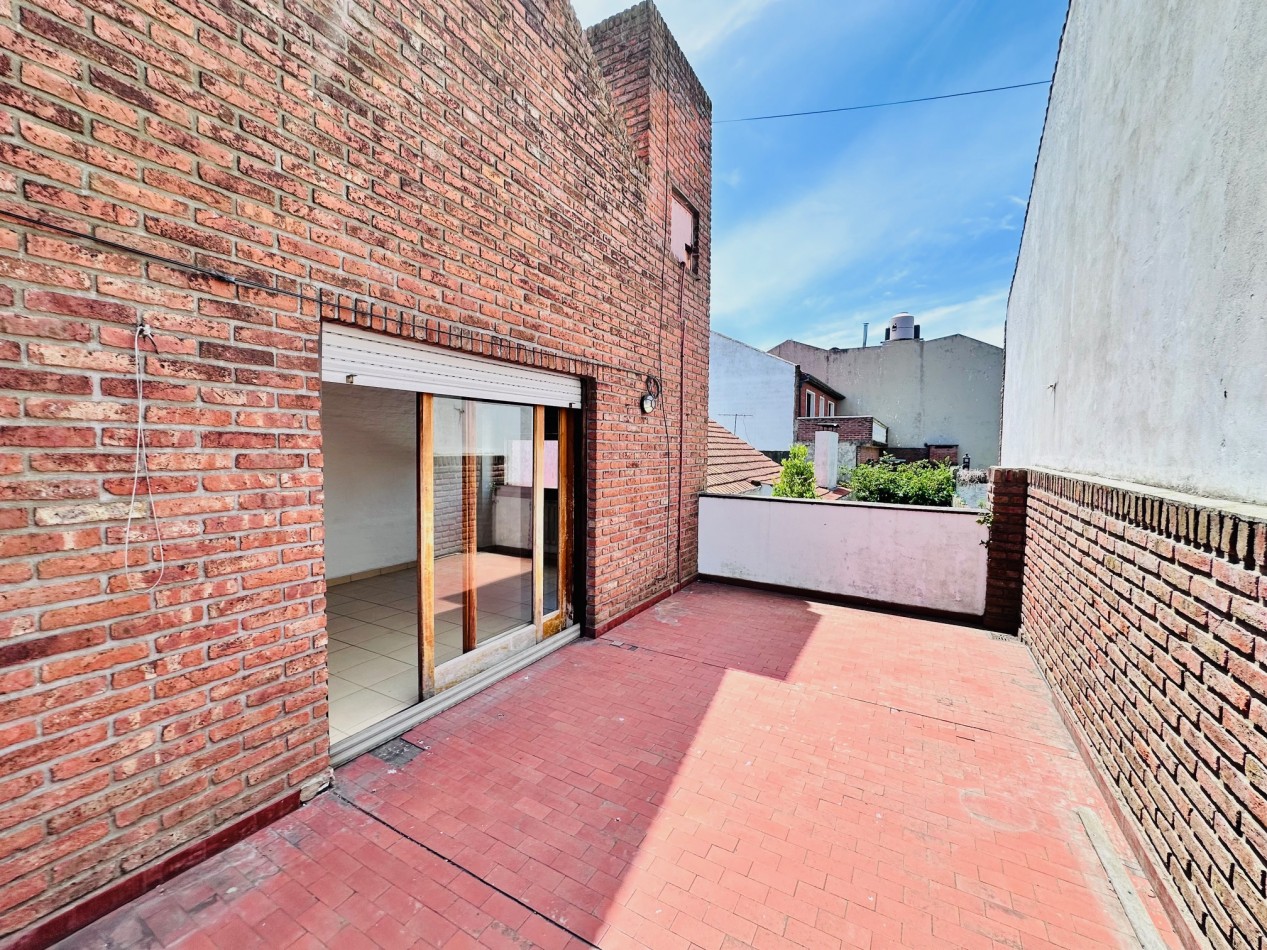 Amplia propiedad 3 dormitorios y dependencia barrio San Carlos